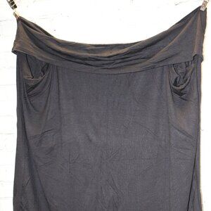 Plus size black skirt